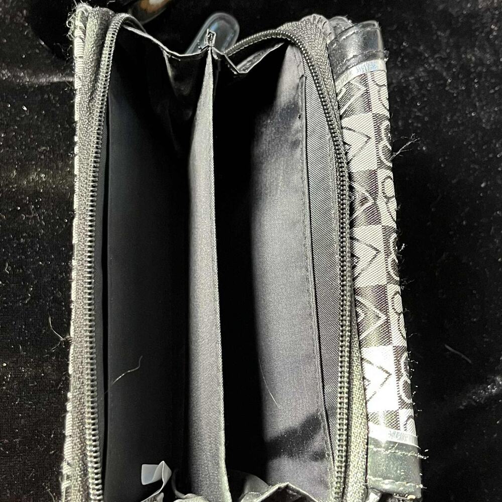 Y2K Black & Gray Heart Wallet - Picture 6 of 10